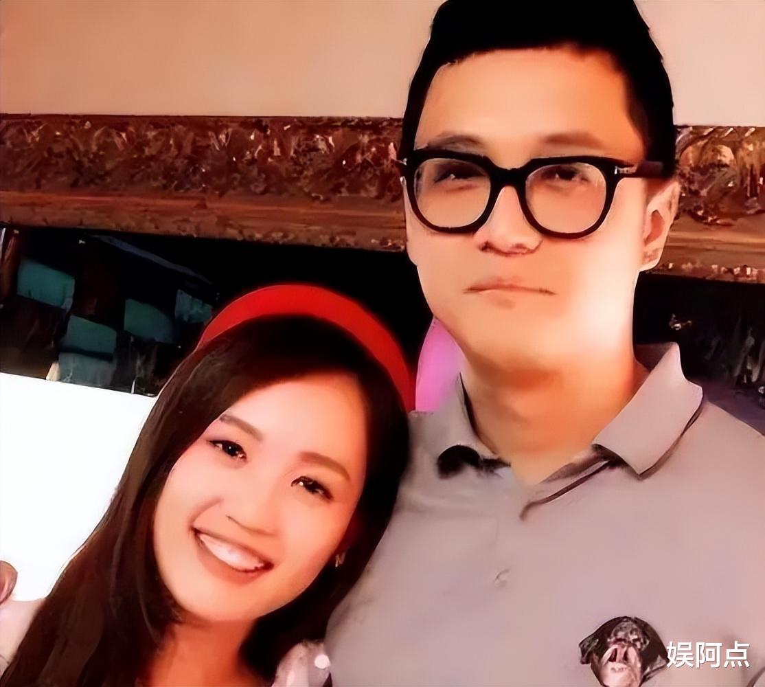 被王宝强送进监狱的宋喆露面了,现身理发店黑眼圈严重!尽显老态