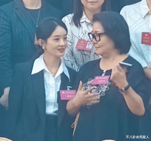 看了37岁杨幂和35岁赵丽颖的近照,才知道“骨相美”有多重要