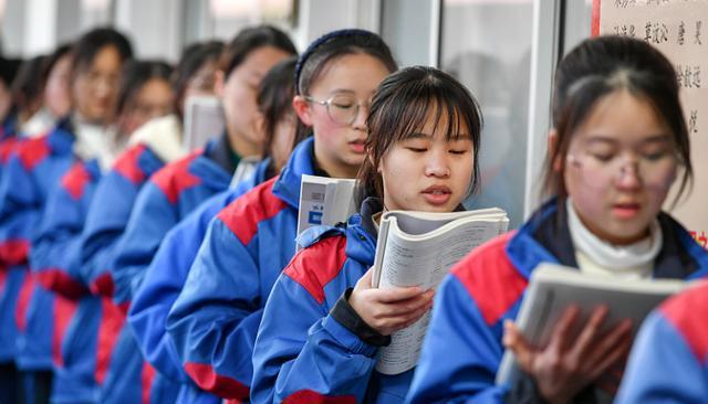 本科生|求职“两极分化”的6个专业,成绩平平的考生慎选,也跟家底有关