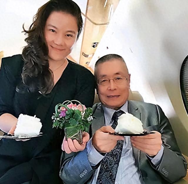 84岁刘诗昆再当爸爸！2胎正脸照曝光，大女儿眼眶含泪疑不喜弟弟