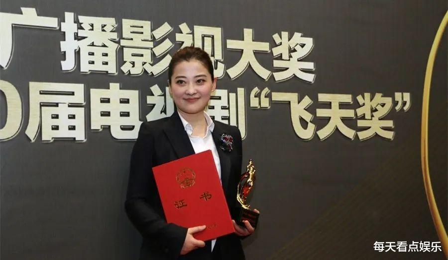 殷桃|被“烤瓷牙”毁了的年代剧,我怀念起殷桃、梅婷、热依扎的乡土味