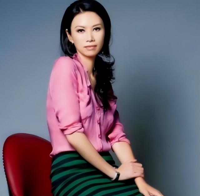 邓文迪|邓文迪:嫁巨富默多克,和首相传绯闻,如今和马斯克母亲处成闺蜜