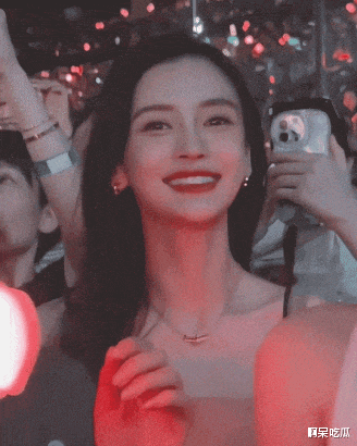 杨颖|杨颖账号全面解封，回归跑男加盟浪姐，却遭网友群嘲抵制！