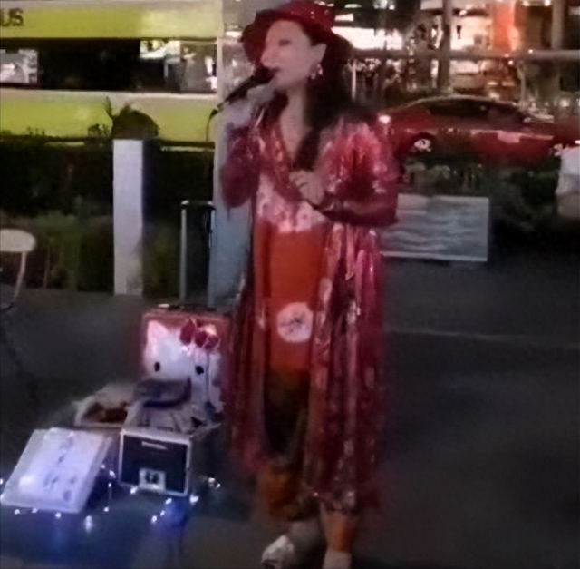 她与王菲齐名并称天后,却被俩渣男折磨成精神病,今49岁无人识