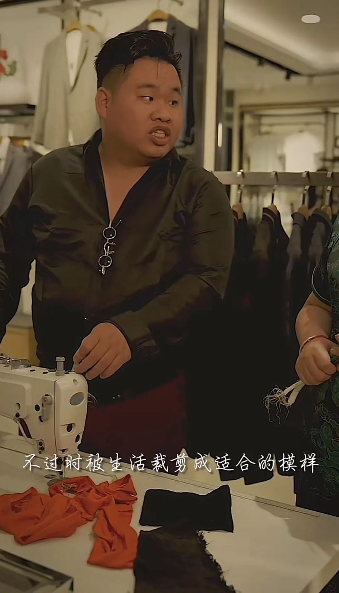 全网疯狂吸粉1000万,160斤空姐变「女神」,网友狂追:求求别断更!