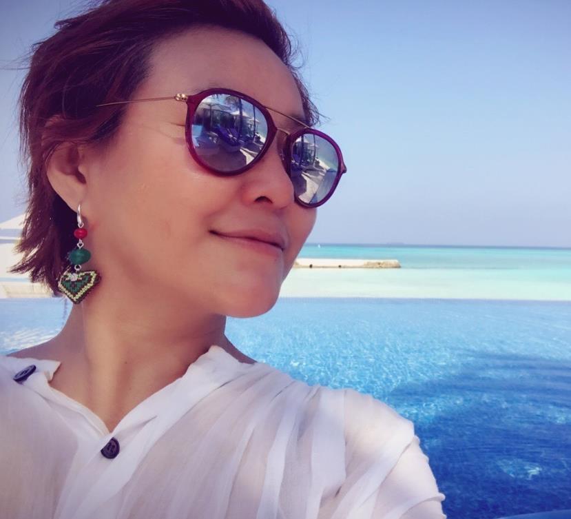 李静|时隔8个月李静终于露面，自曝身体出状况，身形暴瘦快认不出