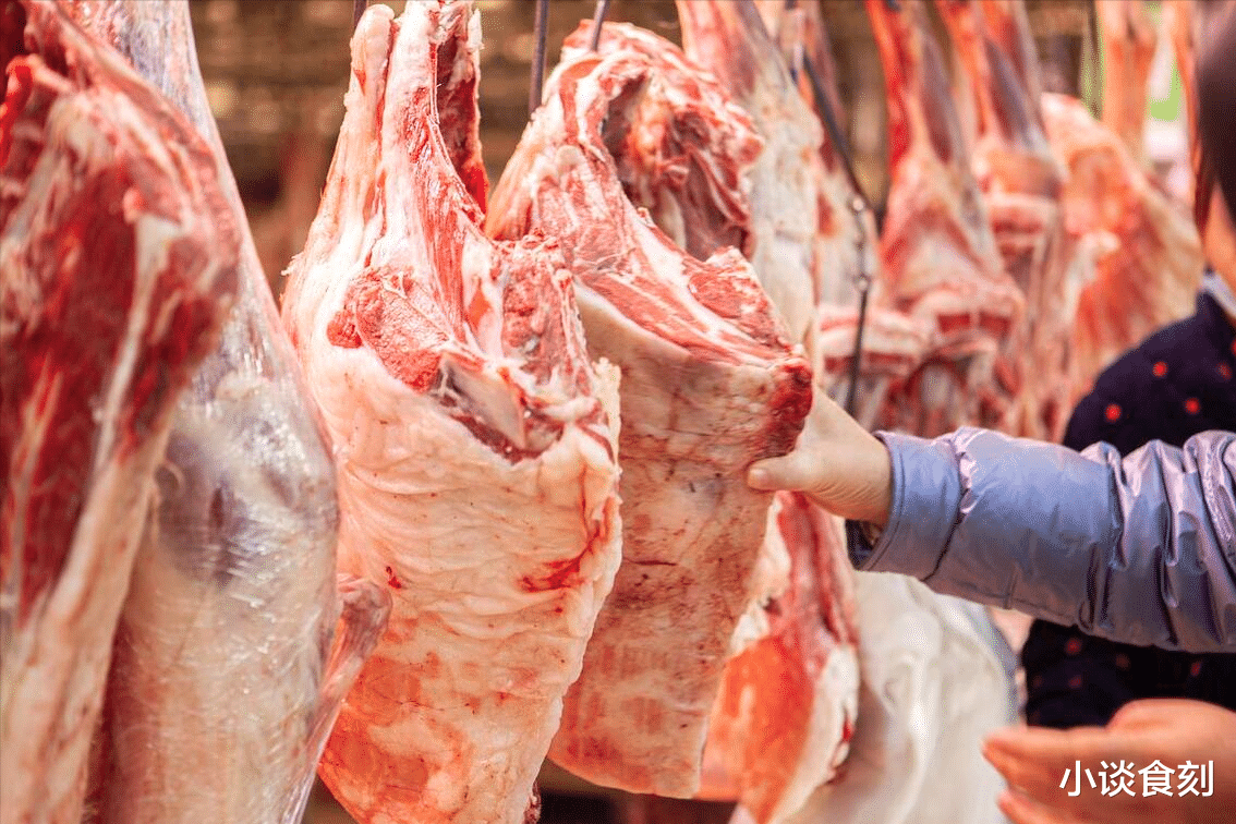 羊肉|买羊肉时，先看肉皮后看肉，牢记4个技巧，帮你专挑新鲜好羊肉