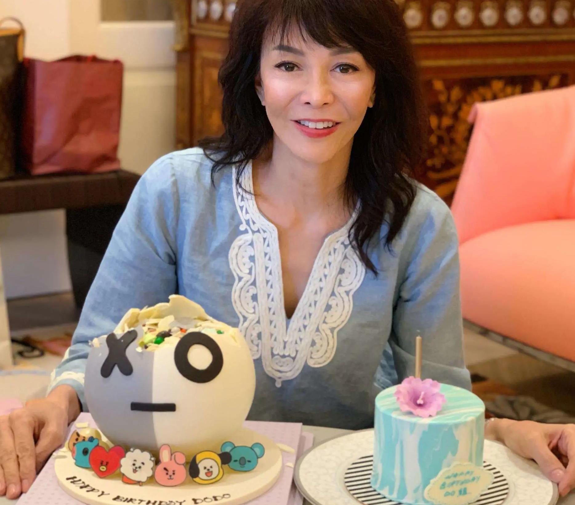 66岁郑裕玲公开秀恩爱!