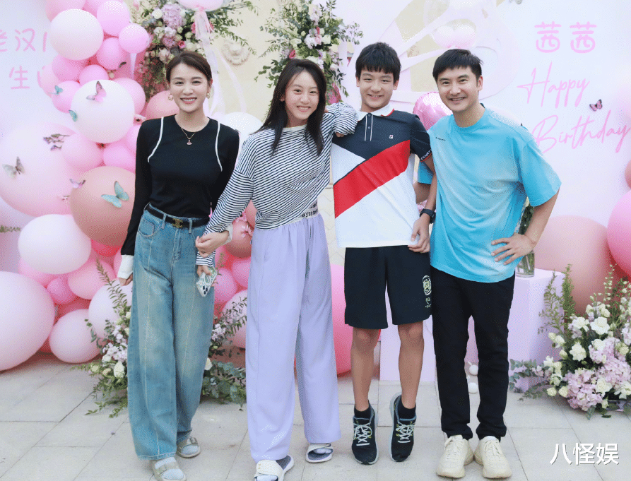 田亮晒父子日常,12岁小亮仔身高蹿好快,已超过171的爸爸