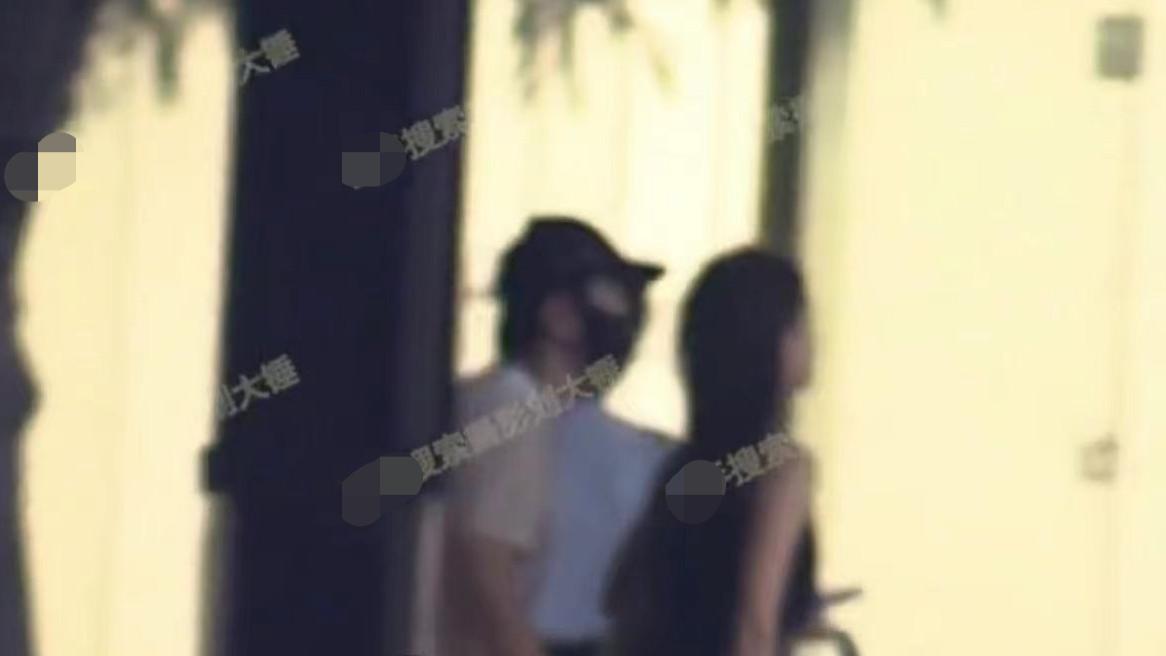 黄晓明|黄晓明被曝新恋情！当街摸新女友屁股，女方曾和baby合照长很像