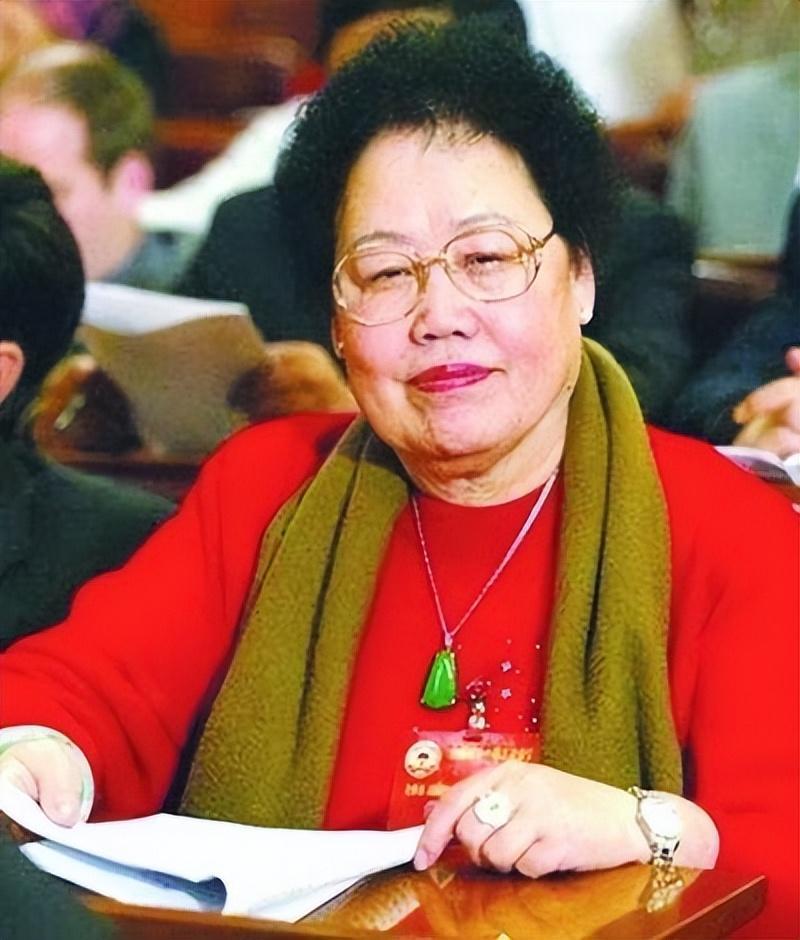 林志颖|断子绝孙、地位卑微,“唐僧”迟重瑞终究为“傍富婆”付出了代价