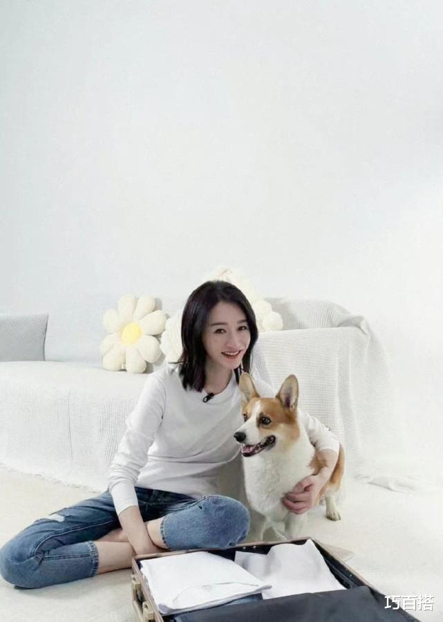 李小冉 李小冉又出门“营业”了！清冷颜+完美身材，是真的圈内独一份