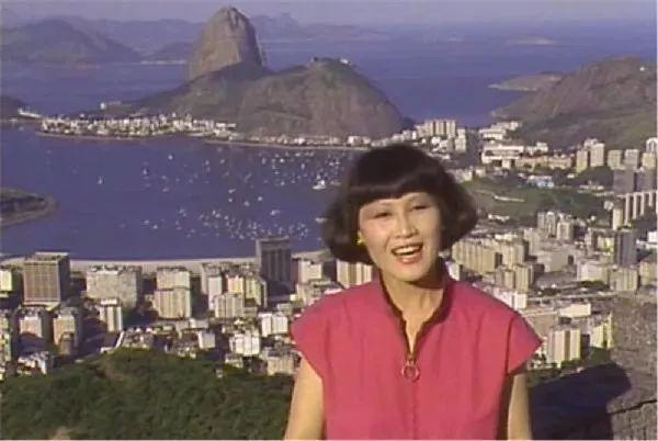 靳羽西|春晚前排坐了20年的她,到底什么来头?