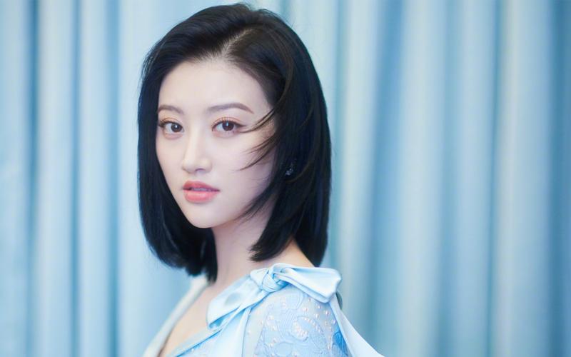 短发风波再起:景甜为新剧剪发遭粉丝吐槽,与许凯的营业CP成焦点