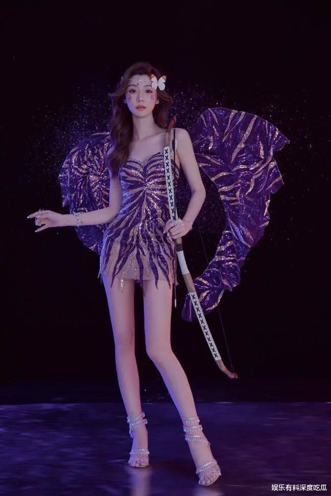 主持人|“王牌性感女郎”费费:她的故事远比你想象的更精彩