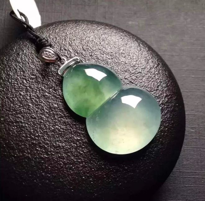 翡翠的籽料和片料有什么区别？