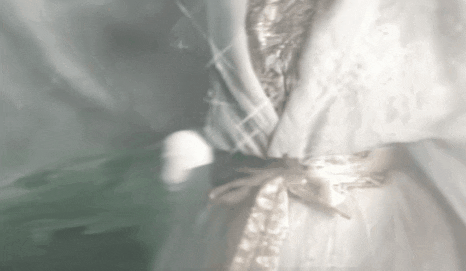 砸30亿捧的“内娱妲己”出山了！网友：美得像鬼...