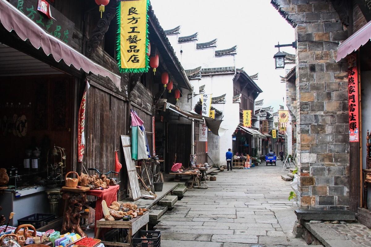 古镇|中国唯一拥有百种姓氏的古镇，它一脚踏三省，名字有点儿怪