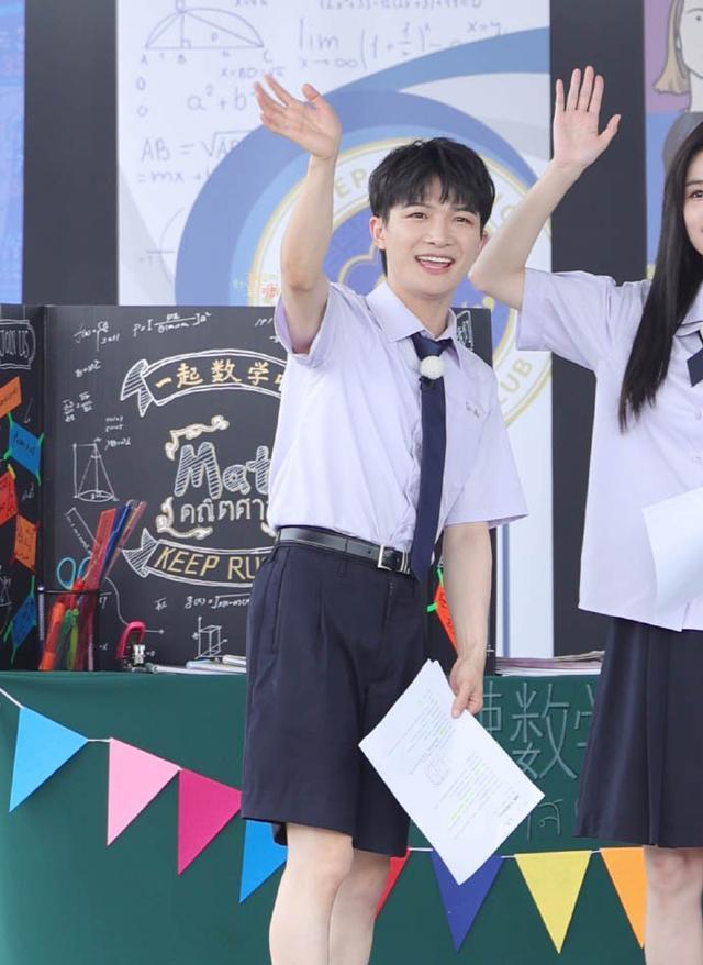 蔡徐坤|跑男校服路透!杨颖李晨蔡徐坤泰国站收官录制,全员高颜值