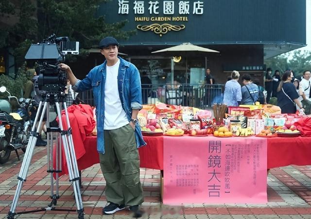 何润东回应“拍摄时遭遇车祸”：本人没事，同车副导演断了一根牙齿