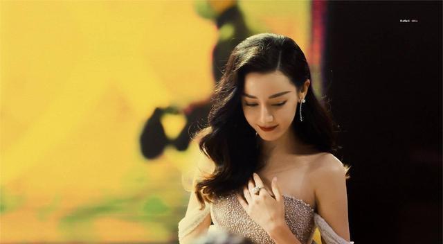 迪丽热巴|迪丽热巴接受采访称：《公诉精英》是我演过台词挑战最大的一部剧