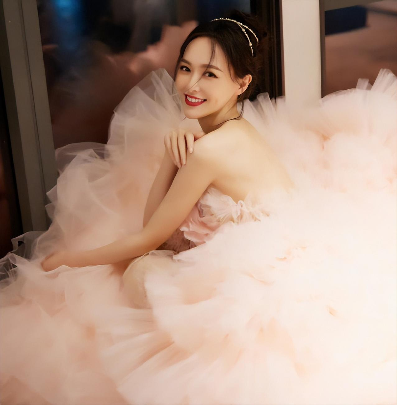 微博之夜|紧急叫停!微博之夜众星被赶,特警出动!内娱“病态”展现淋漓尽致