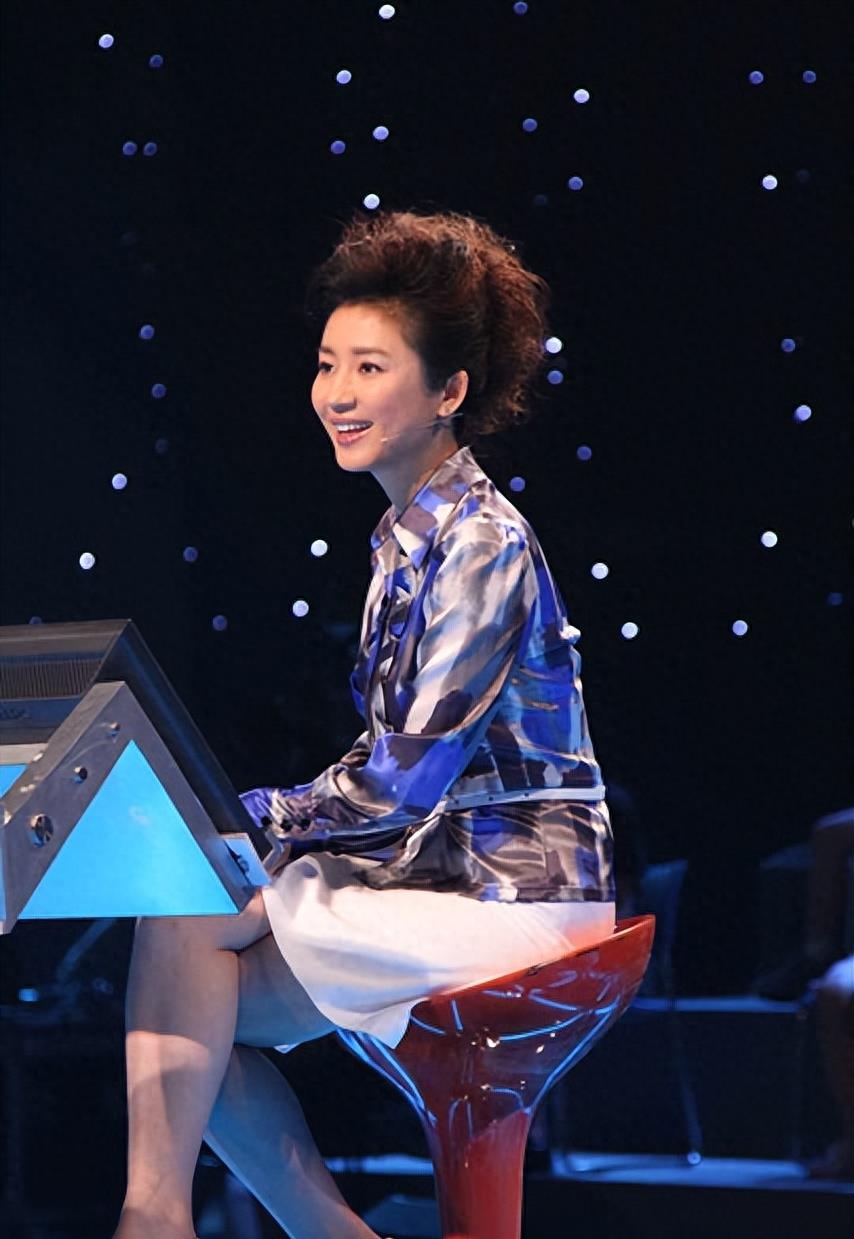 央视一姐王小丫:身材严重走形,经历两段婚姻无儿无女,热衷公益