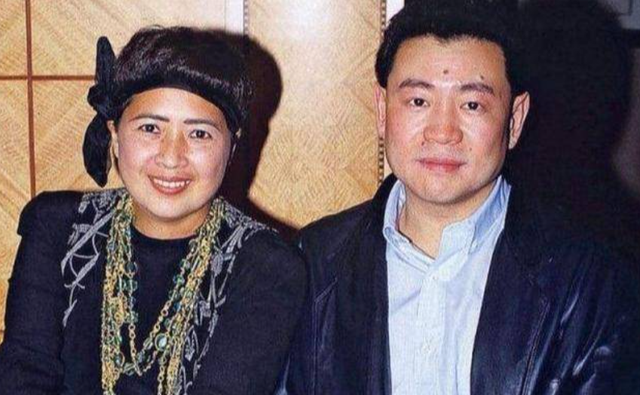 72岁刘銮雄变更遗嘱，前妻之子继承大部分财产，娇妻甘比被踢出局