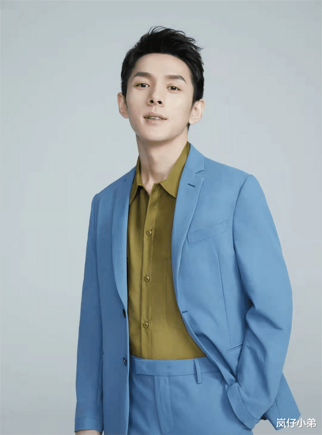 李佳琦继花西子事件后再次翻车,被曝卖假货,小杨哥也受到牵连!