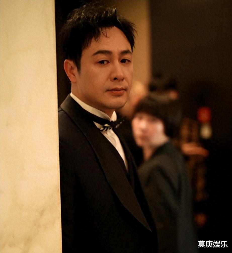 张颂文近照曝光被疑做医美,脸部填充塑胶感明显,气质油腻有点娘