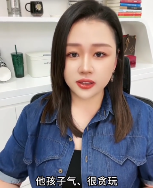 A4腰 百万粉丝网红承认离婚，曾陪妻子1年减肥100斤，瘦身后却成单身