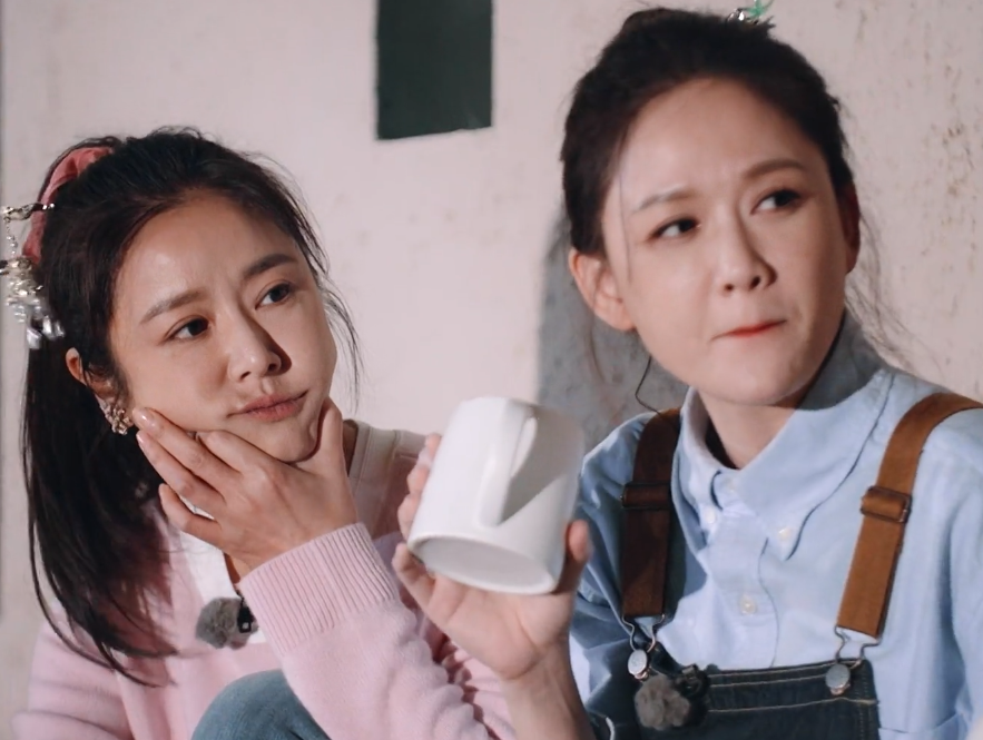 当47岁林心如对比44岁陈乔恩，骨相老去和皮相老去的差距一目了然