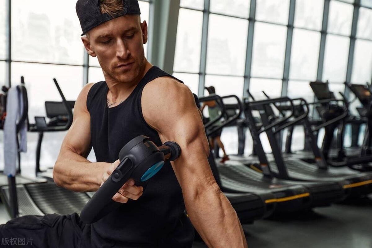 男人到了中年,还有练肌肉的必要吗?有肌肉,晚年更健康