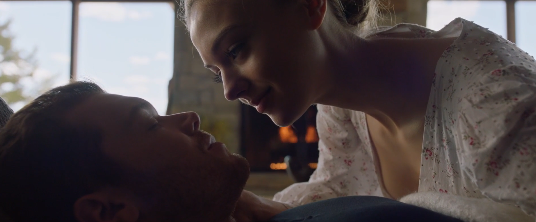 德国00后性感莉莉为艺术献身的电影,果然更容易被漂亮女孩骗