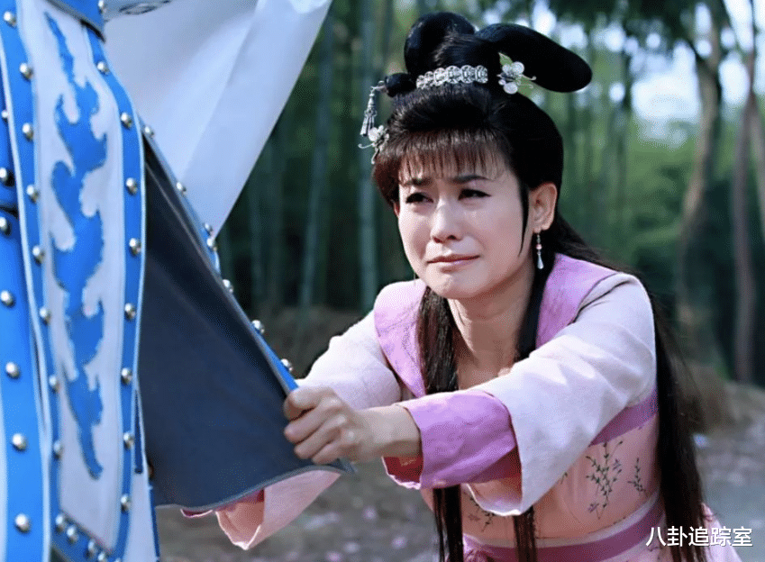 古力娜扎|曝娜扎恋爱脑,因徐开骋劈腿分手后依旧倒贴,共享资源还介绍工作