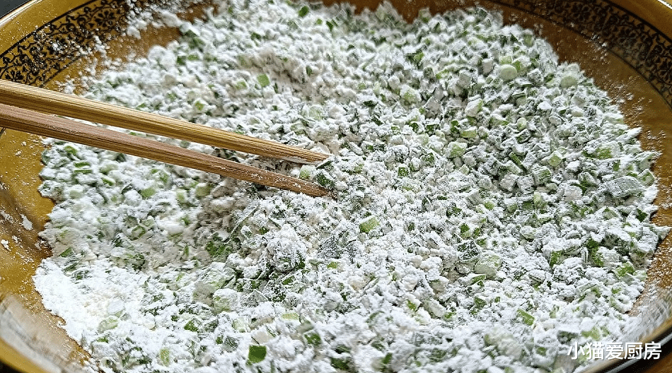 韭菜鸡蛋饼|早上不知道吃什么，试试这个韭菜鸡蛋饼，口感劲道细软，香气十足