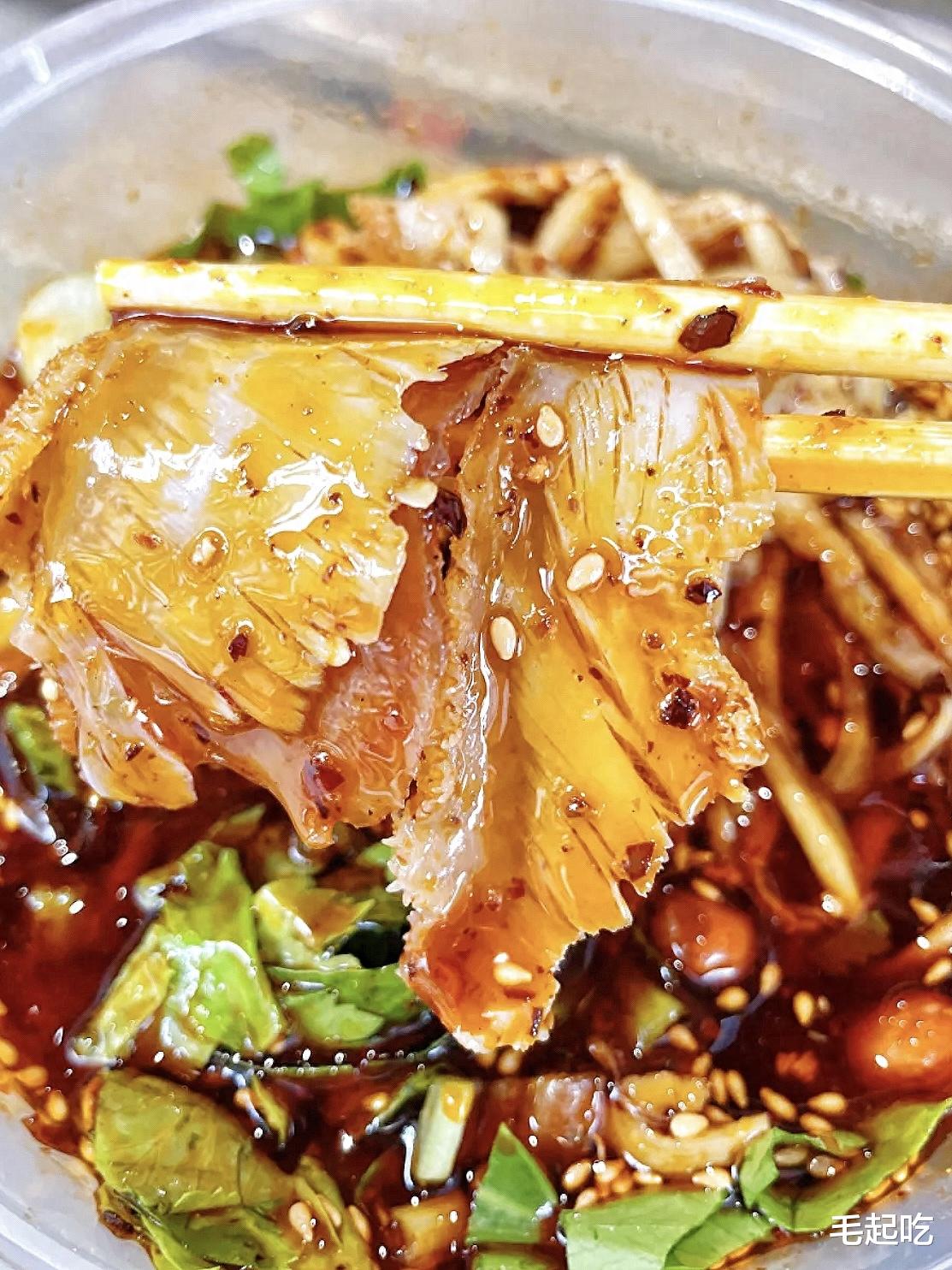 成都|成都39年传统凉菜，“足拜子肺片”84元一斤，麻辣浓郁，生意火爆！