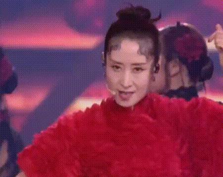 杨幂|挤眉弄眼、舌头乱舔、当众顶胯、无分寸感，几位女星该“去油”了