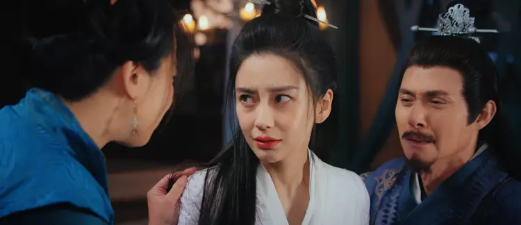 杨颖咖位断崖式下降,自降九成拿1000万片酬,演技也下滑了九成?