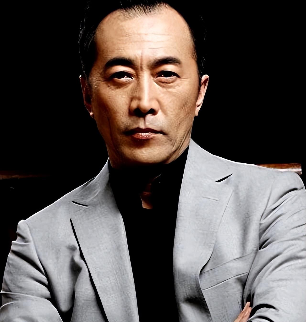 演员郑晓宁:50岁被爆婚外恋,老年得子两度离婚,至今孤身一人