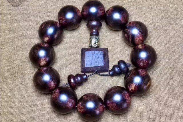 海南黄花梨|内行看门道,评判红木材质优劣的九大因素