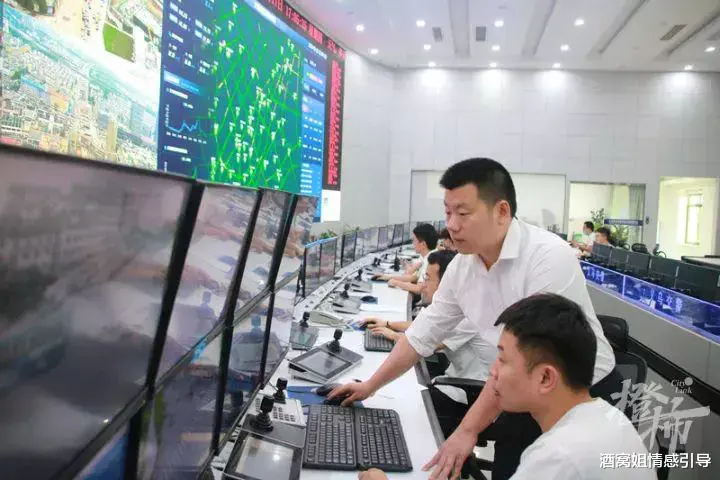 金华|金华开出年薪80万招聘公务员火上热搜!这钱好拿吗?薪酬一成不变吗?听听他们怎么说