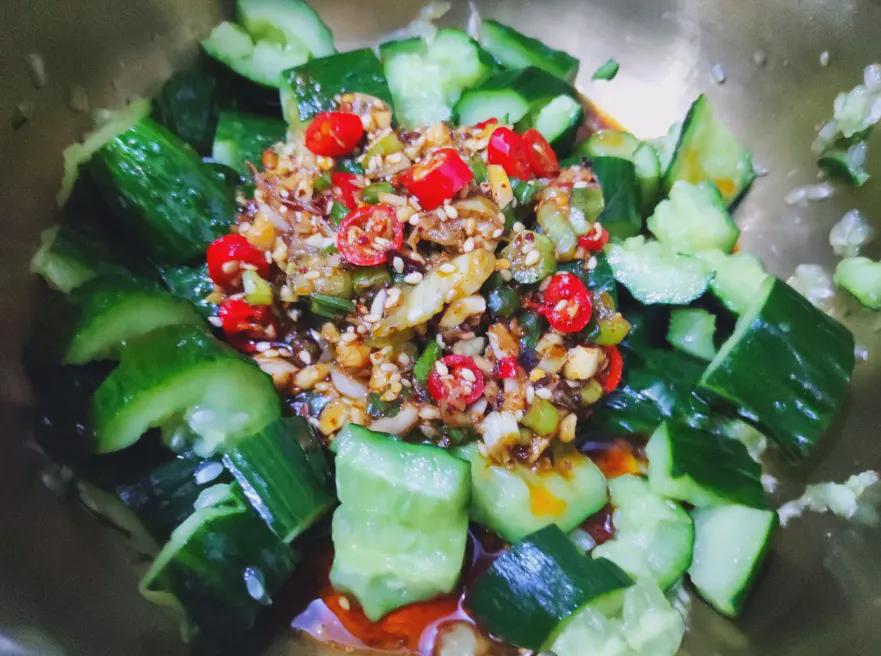 凉拌黄瓜|为啥饭店的凉拌黄瓜那么好吃?很多人第一步就做错了,难怪不好吃