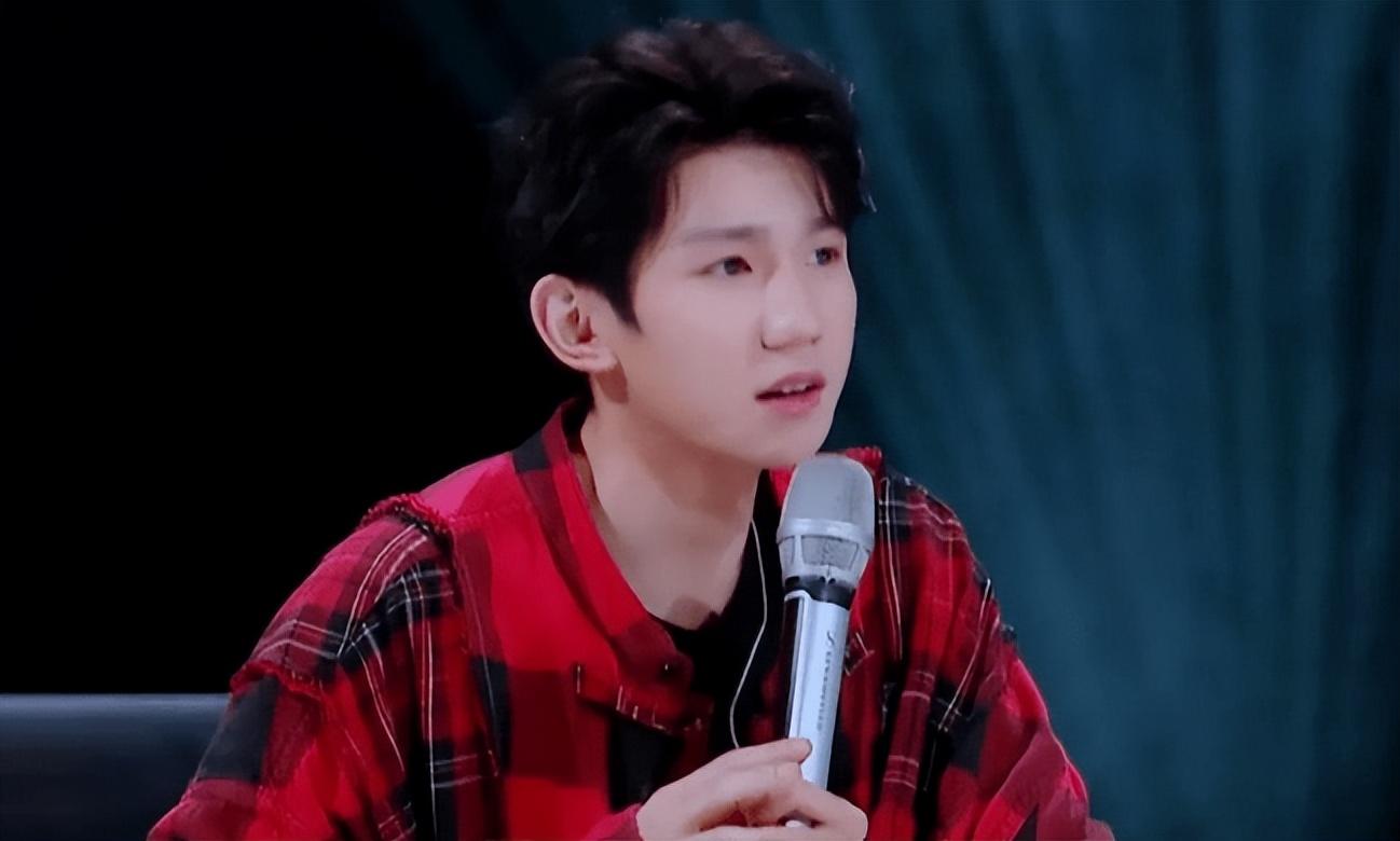 王源|如今当真是流量时代?一部代表作品都没有,却高高在上当评委!