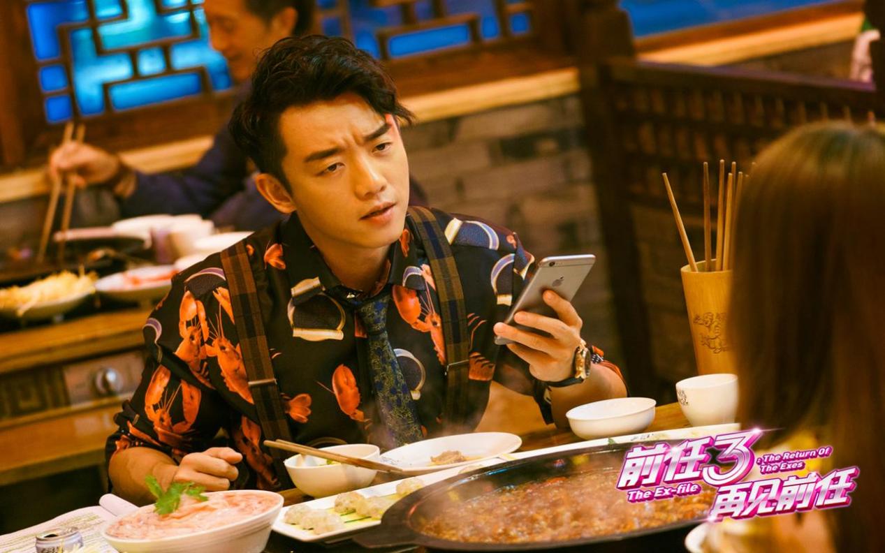 郑恺女儿综艺首秀，被网友质疑违反节目管理条例，8小时400万