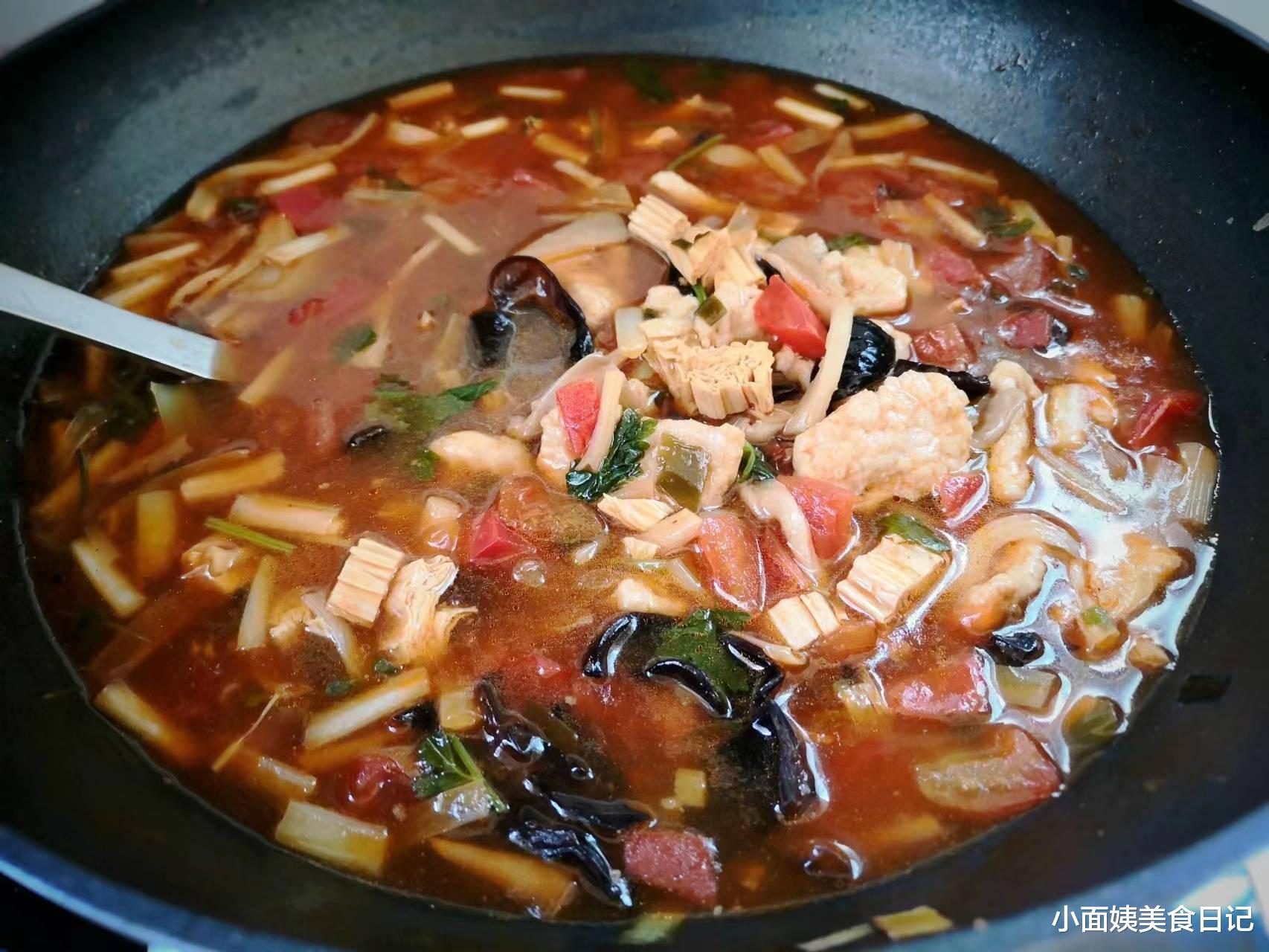 腐竹|天太热，不想炒菜，简单煮一锅它，有菜又有肉，真的是太香了！