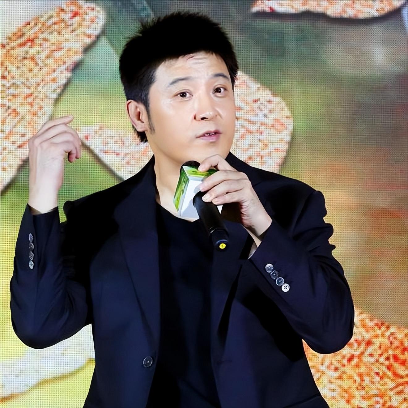 明着吃软饭？17次上春晚竟然全是老婆的功劳，结婚27年被拿捏死