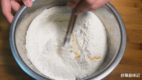 面粉|面粉中加食盐和鸡蛋，可以做薄饼，吃起来劲道有嚼劲，2分钟出锅