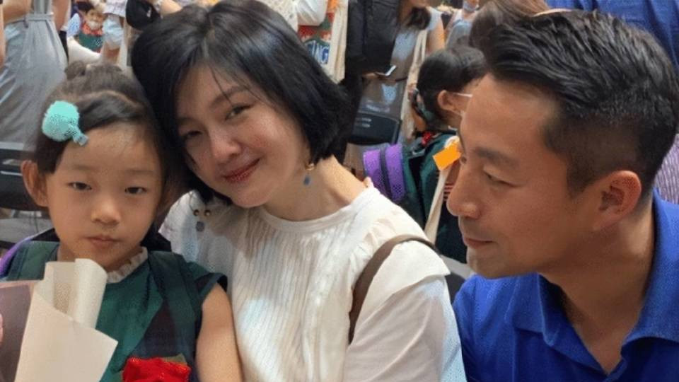 台湾网友怒怼大S吸血前夫，竟连4幅画作都要霸占，法院直接不予起诉！