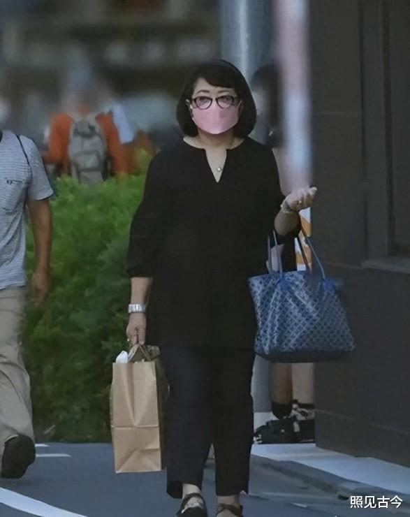 三浦友和：发型50年不变帅了一辈子，可惜俩儿子没能延续好基因